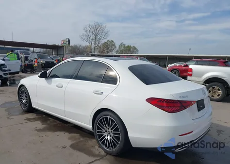 2022 Mercedes-Benz C 300 4Matic z USA, uszkodzony, nr VIN W1KAF4HB8NR037922